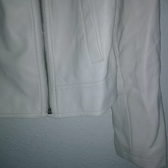 Cupcakes & Cashmere M Soft Leather Zip Front Jacket in Lightest Beige - Picture 9 of 13